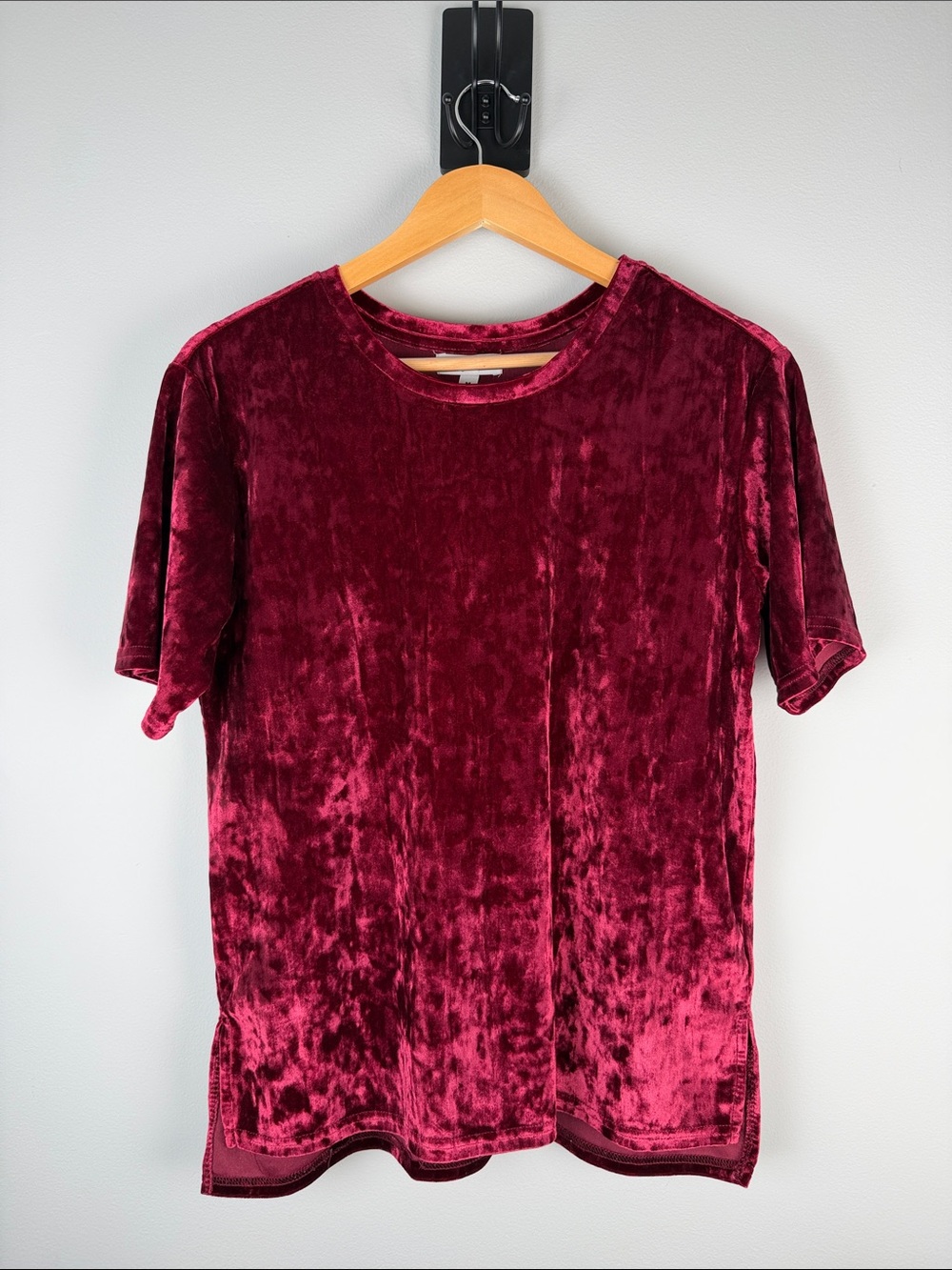 Kensie Whimsigoth Wine Red Crushed Velvet Short Sleeve Top